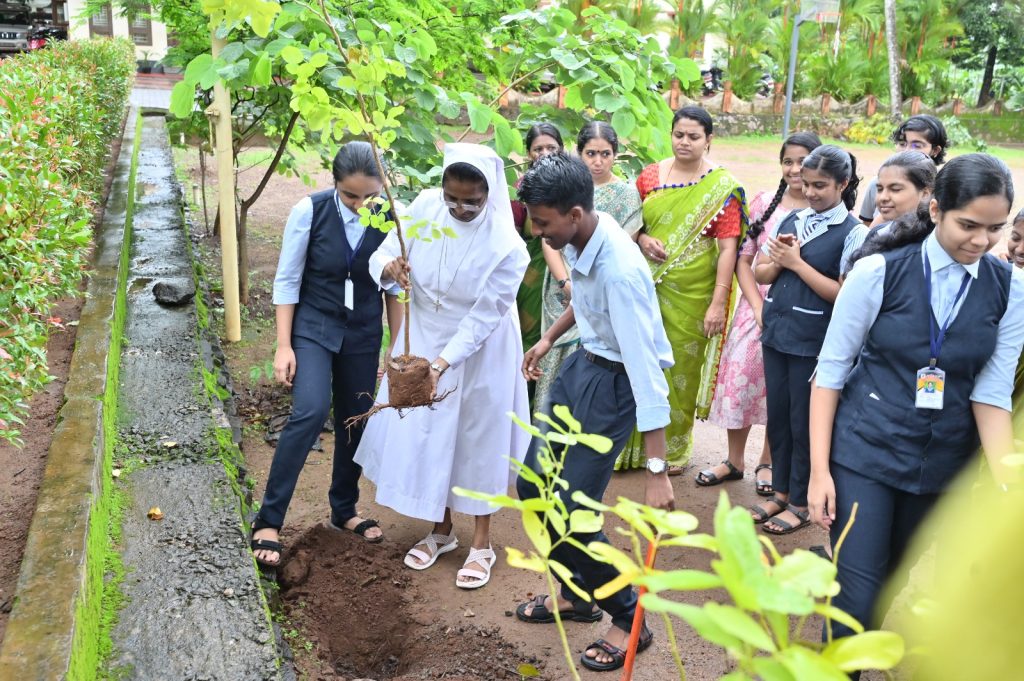 Thiruthiparambu-Environment-day-1-1024x681