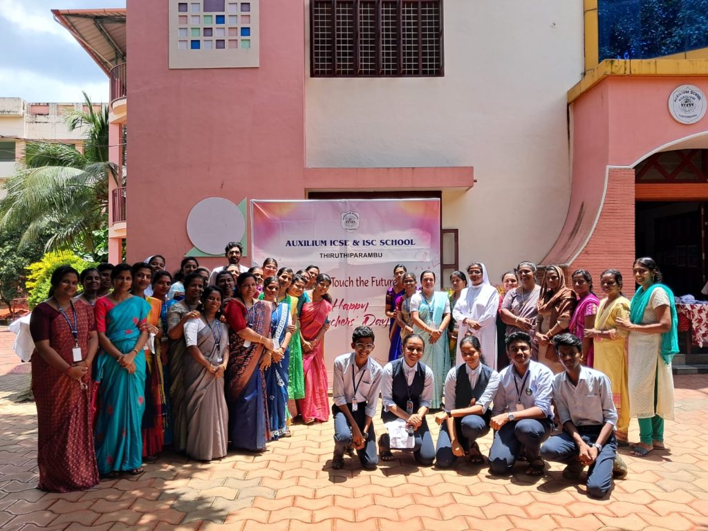 Thiruthiparambu-Teachers-Day-3-1024x768